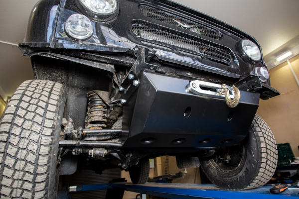 Площадка РИФ для скрытой установки лебёдки с защитой рулевых тяг УАЗ Хантер