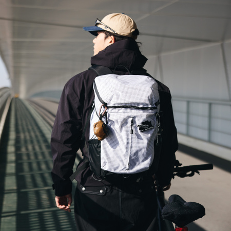 5 Рюкзак туристический Naturehike Helium Series 25 л, белый 5 Рюкзак туристический Naturehike Helium Series 25 л, белый