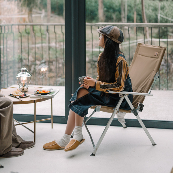 4 Кресло туристическое Naturehike складное, регулируемое, темно-коричневое, до 140 кг