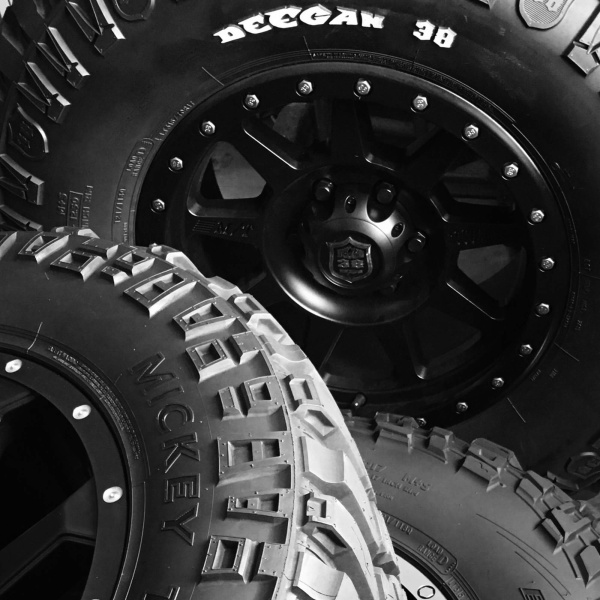 Шина Mickey Thompson LT285/75R16 (33X11.50R16) 126/123Q OWL Deegan 38