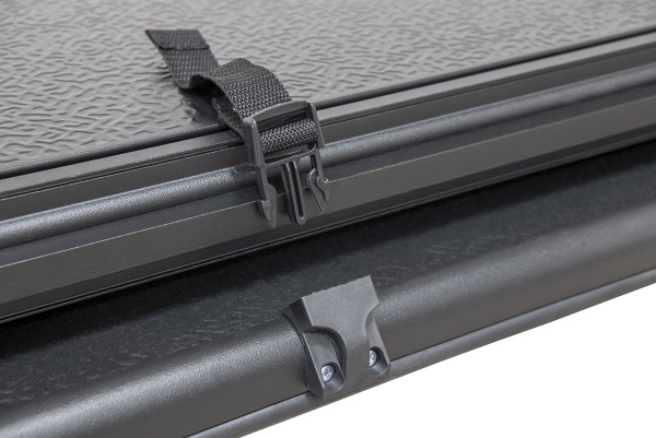 Крышка кузова Toyota Tundra 2014-2016, трёхсекционная, алюминиевая, черная (5,6 фута - 170,8 см) Крышка кузова Toyota Tundra 2014-2016, трёхсекционная, алюминиевая, черная (5,6 фута - 170,8 см)