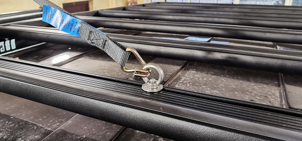 Крепеж для крепления груза к алюминиевому багажнику (платформе) РИФ