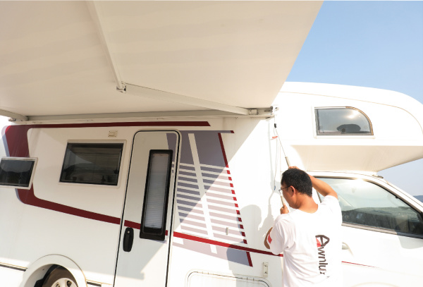 Маркиза автомобильная РИФ 3,0х2,5 м кассетная с электроприводом, корпус белый