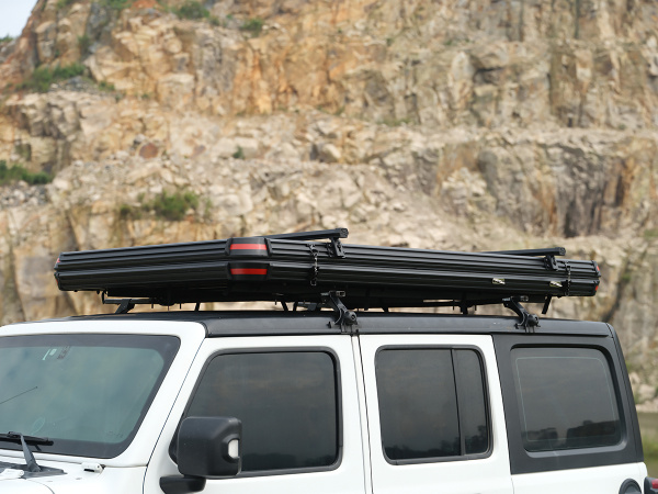 Палатка на крышу автомобиля Wild Land Bush Cruiser 120 V2 Pro, с лестницей