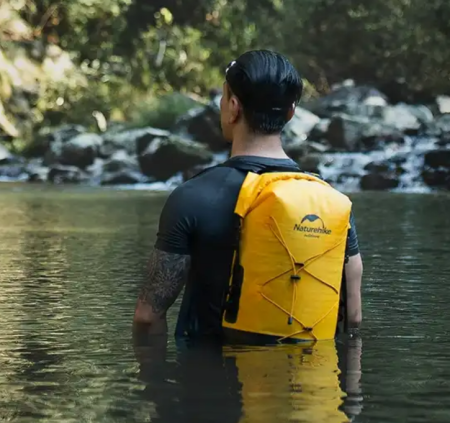 6 Рюкзак туристический Naturehike 40 л, ПВХ, желтый