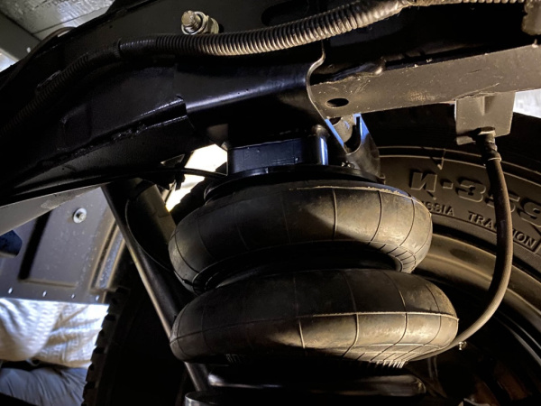 Пневмоподвеска РИФ для УАЗ Профи на задний односкатный мост для стандартной подвески