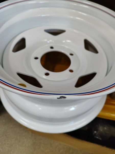 Диск усиленный УАЗ стальной белый 5x139,7 8xR16 d110 ET-25 (треуг.) (уценка)