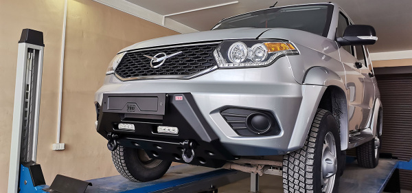 Бампер РИФ силовой передний УАЗ Патриот 2015+ с защитой рулевых тяг (центр. часть)