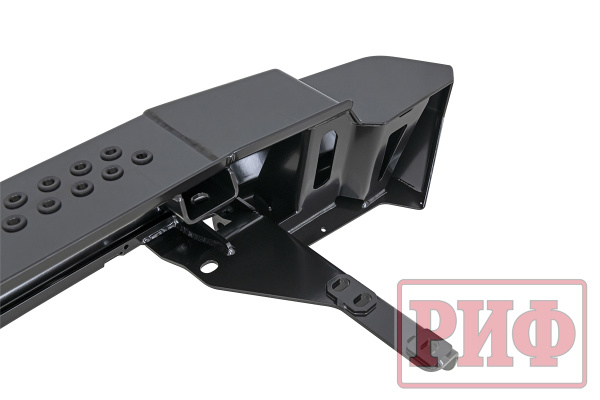 Бампер РИФ силовой задний Toyota Land Cruiser 200 2007-2012 с квадратом под фаркоп и фонарями